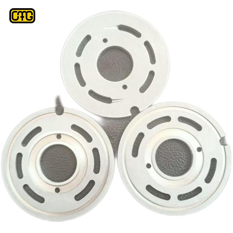 8S-7057 water pump for D4D Tractor Spare Parts